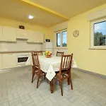 Cozy In Sveti Bartol Tatil Evi *