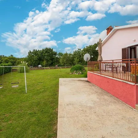 Ferienhaus Cozy In Sveti Bartol *
