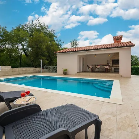 In Sveti Bartol 別荘 *