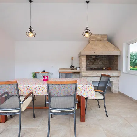 In Sveti Bartol 別荘