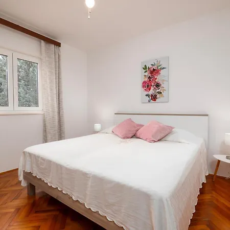 In Sveti Bartol 別荘 VeliGolji