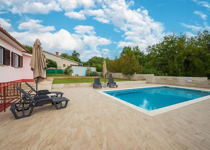 In Sveti Bartol Vikendica