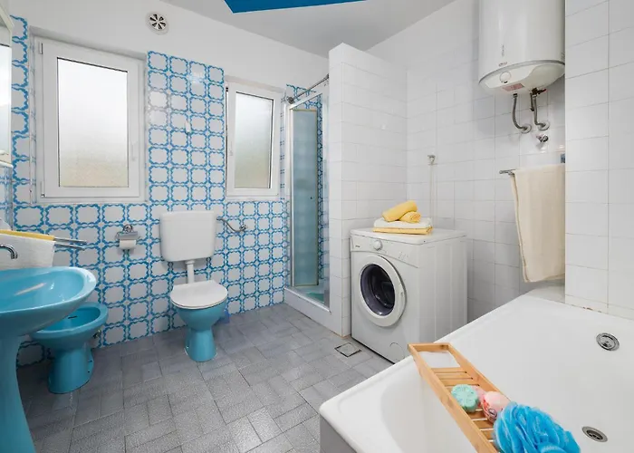 In Sveti Bartol Vikendica Veligolji